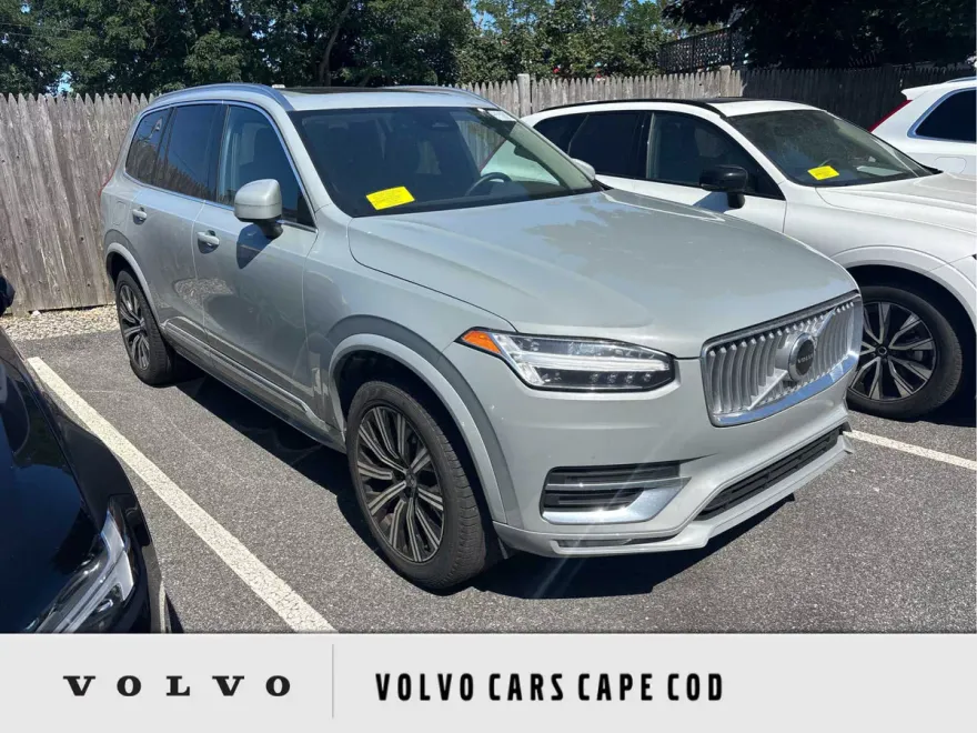 2025 Volvo XC90 B5 Core photo 1