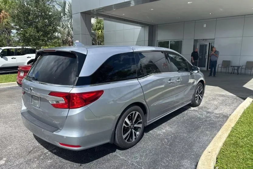 2018 Honda Odyssey Elite photo 1