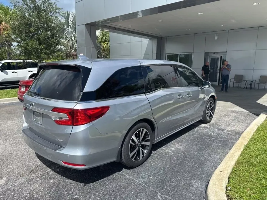2018 Honda Odyssey Elite photo 1