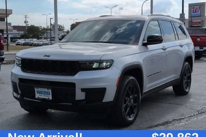 2024 Jeep Grand Cherokee Altitude photo 1