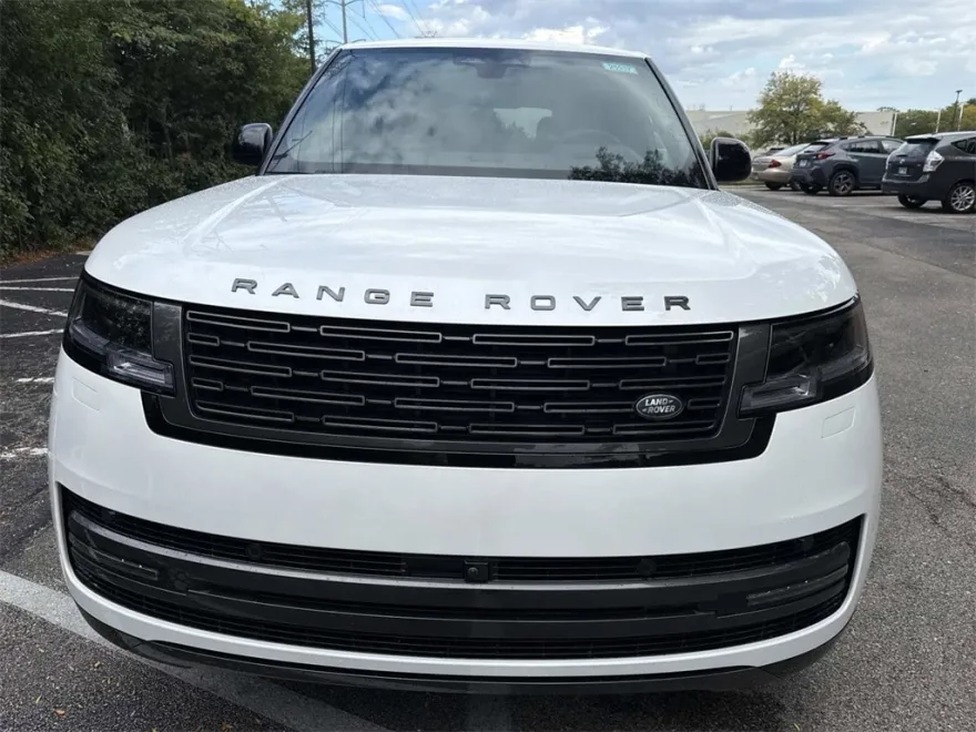 2025 Land Rover Range Rover SE photo 1
