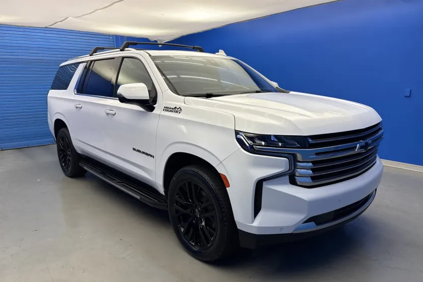 2022 Chevrolet Suburban High Country photo 1