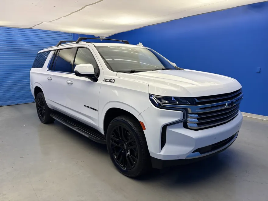 2022 Chevrolet Suburban High Country photo 1
