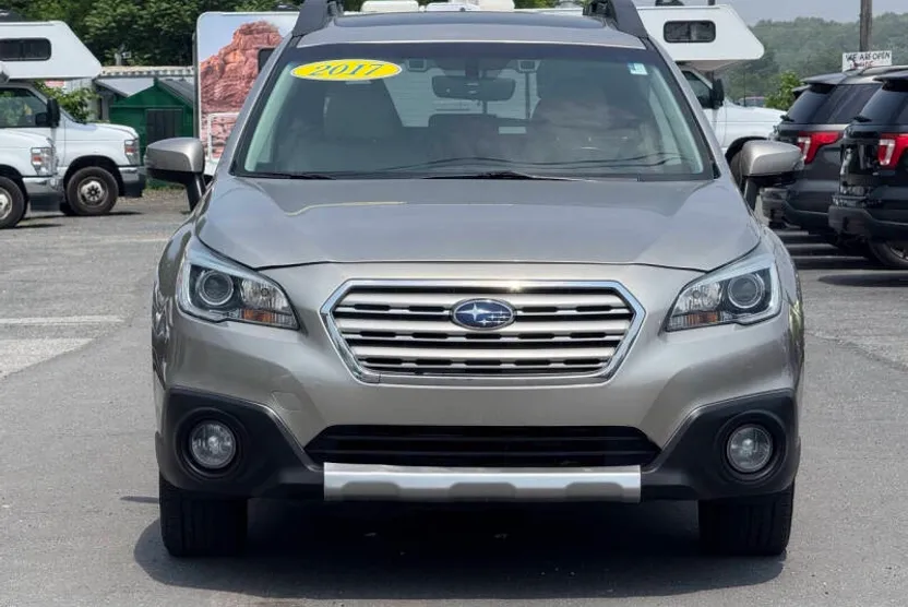2017 Subaru Outback 2.5i Limited photo 1