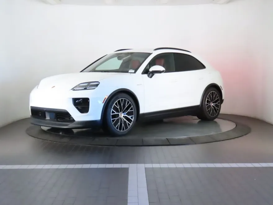 2025 Porsche Macan 4 Electric photo 1