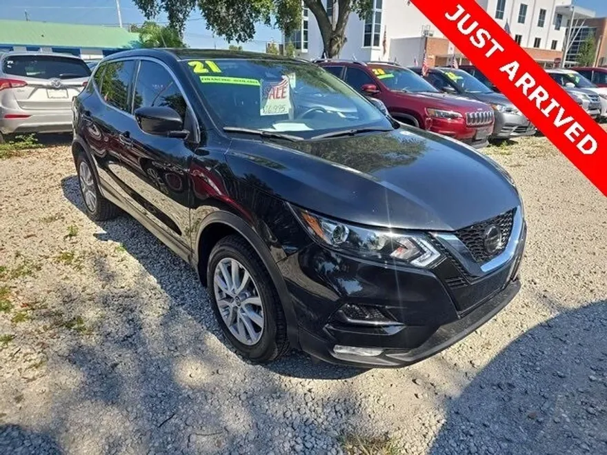2021 Nissan Rogue Sport S photo 1