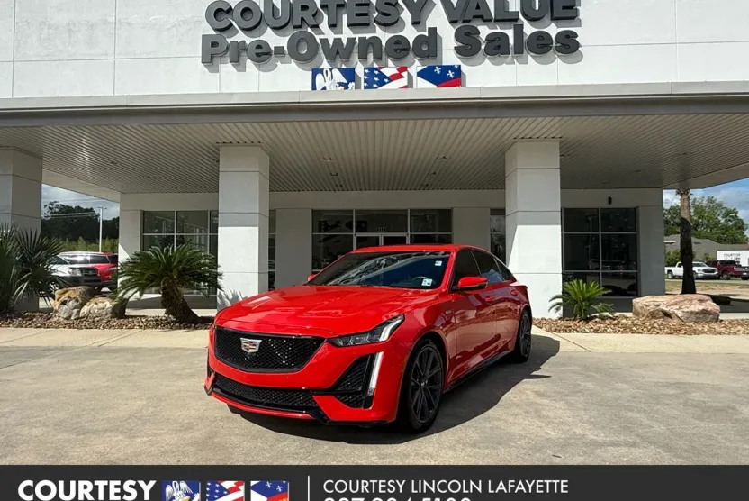 2024 Cadillac CT5 V photo 1
