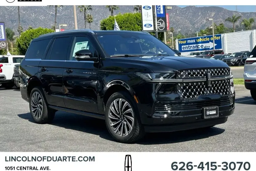 2025 Lincoln Navigator Black Label photo 1
