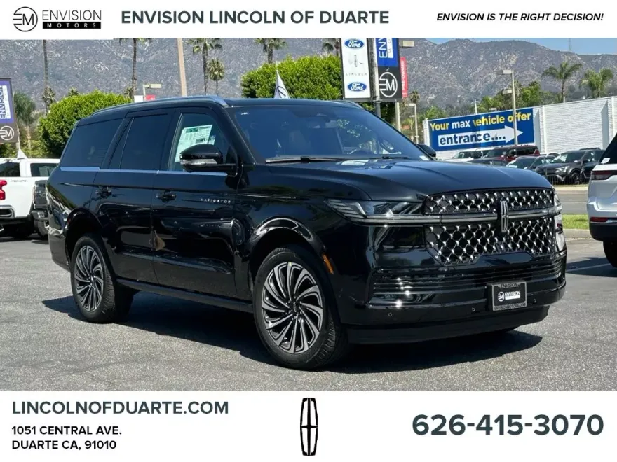 2025 Lincoln Navigator Black Label photo 1