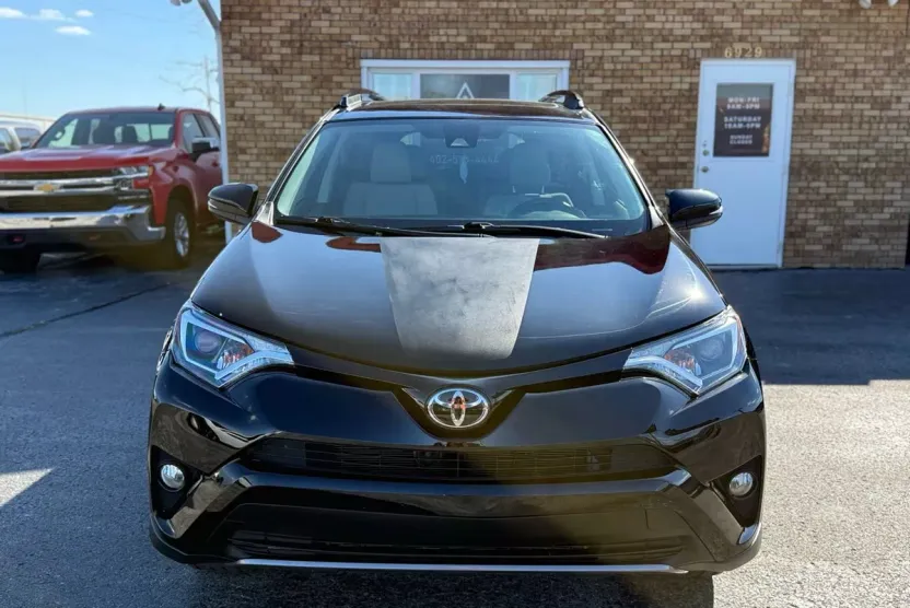 2018 Toyota RAV4 Adventure Sport photo 1