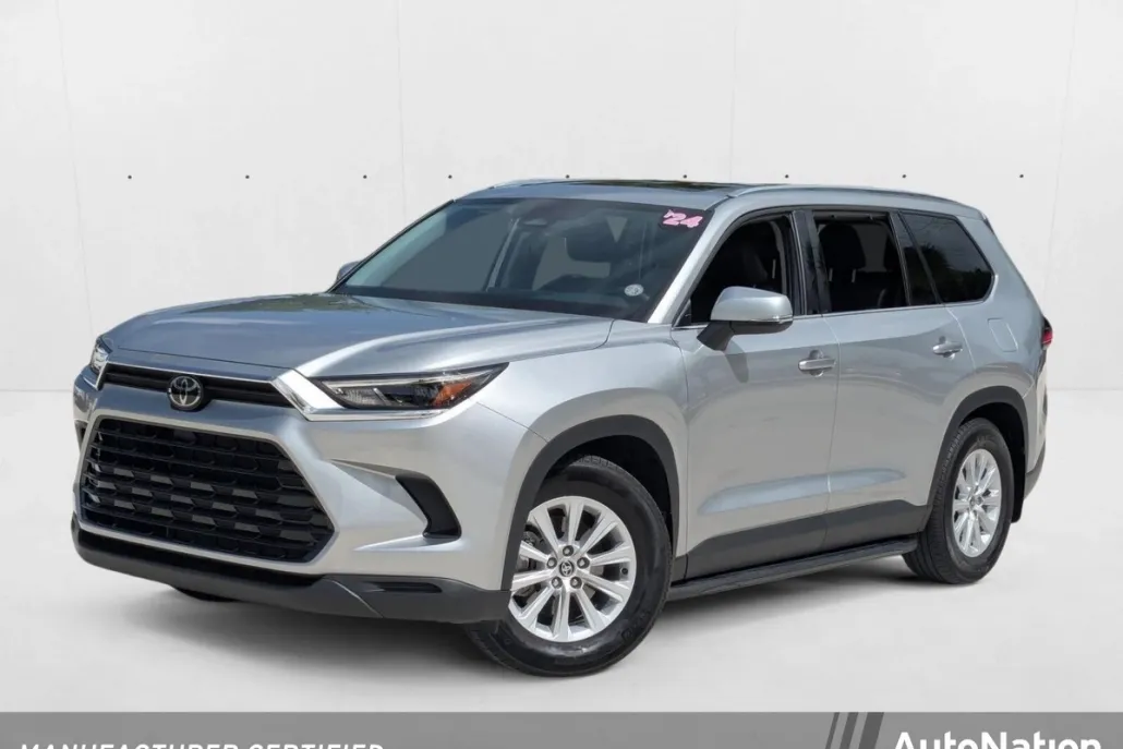 2024 Toyota Grand Highlander XLE photo 1