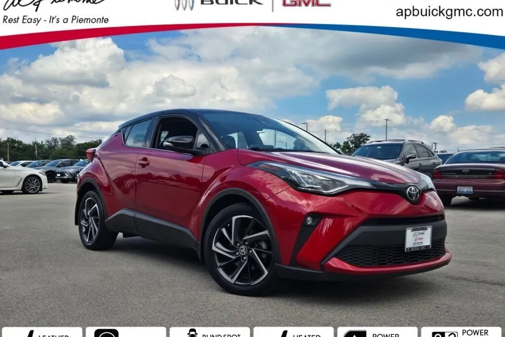 2022 Toyota C-HR XLE photo 1