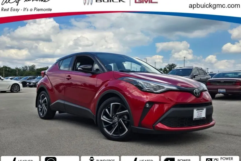 2022 Toyota C-HR XLE photo 1