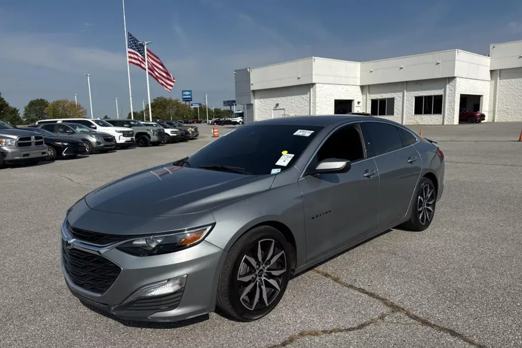2023 Chevrolet Malibu RS photo 1