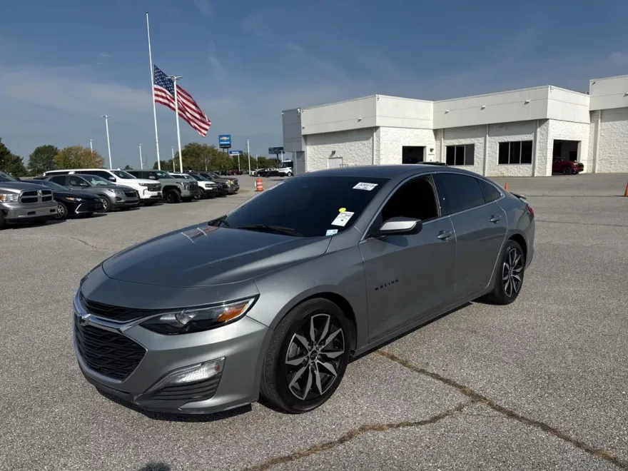 2023 Chevrolet Malibu RS photo 1