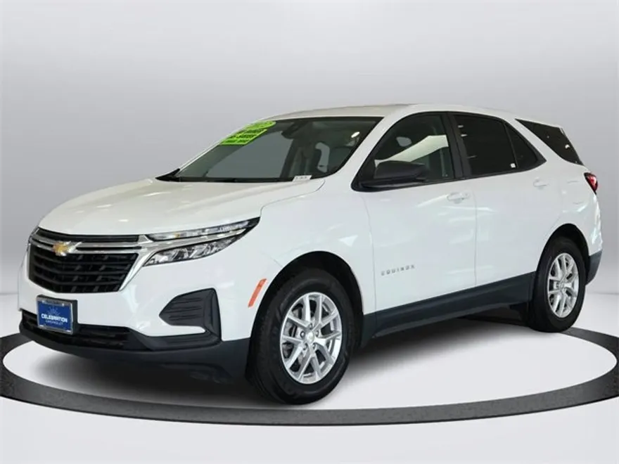 2022 Chevrolet Equinox LS photo 1
