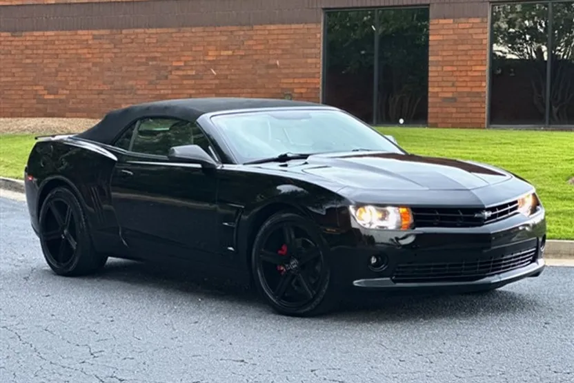 2015 Chevrolet Camaro 1LT photo 1