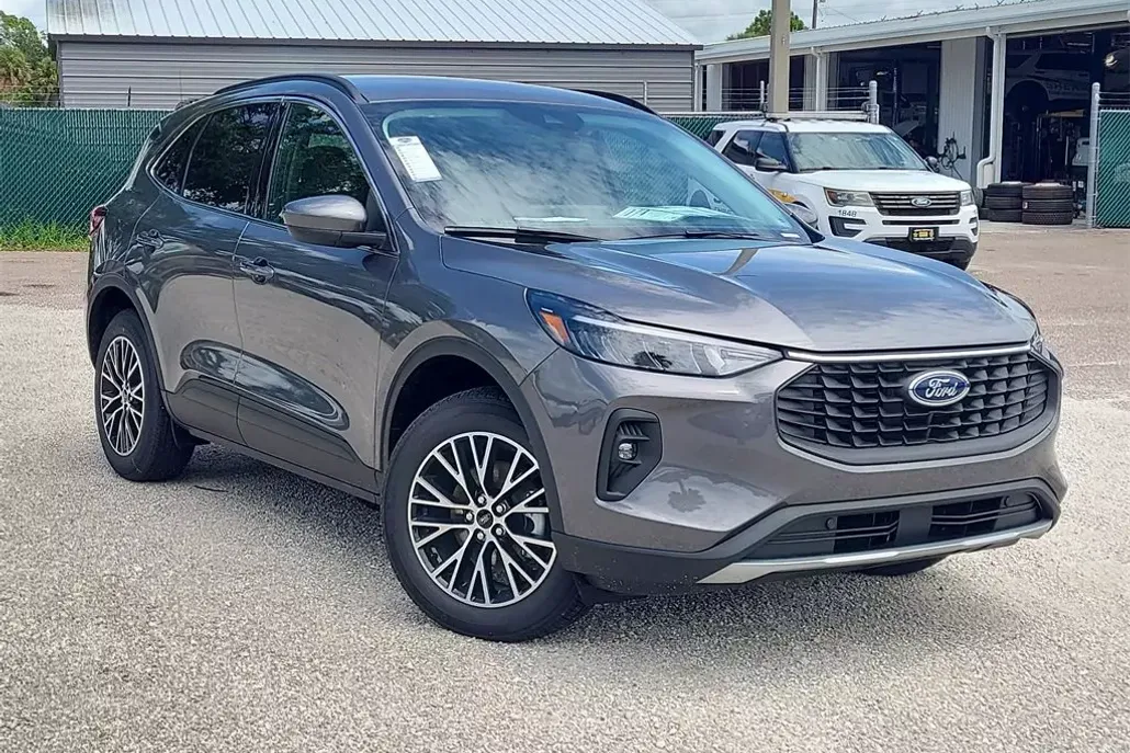 2025 Ford Escape Plug-In Hybrid photo 1