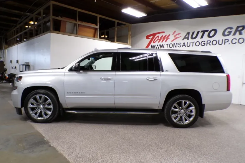 2016 Chevrolet Suburban LTZ photo 1