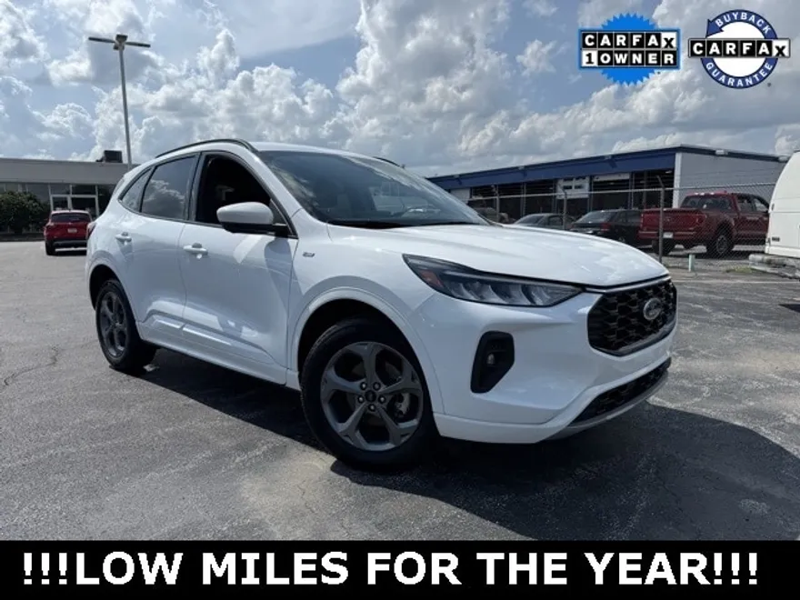 2023 Ford Escape ST-Line Select photo 1