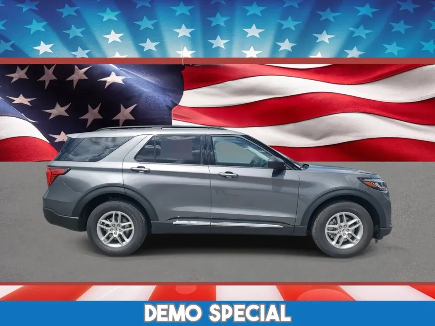 2025 Ford Explorer photo 1