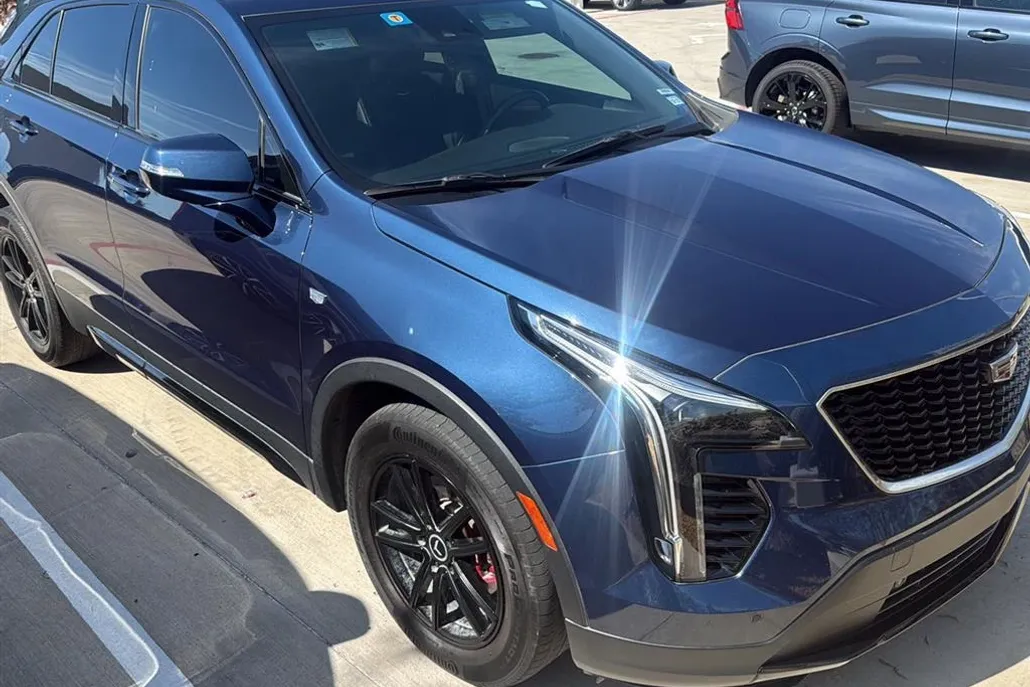 2021 Cadillac XT4 Sport photo 1