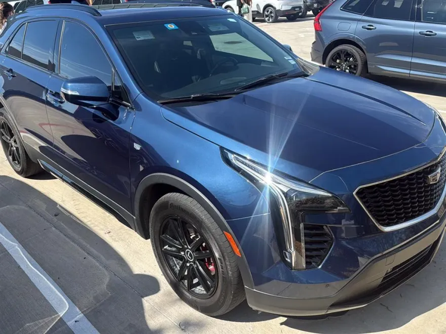 2021 Cadillac XT4 Sport photo 1