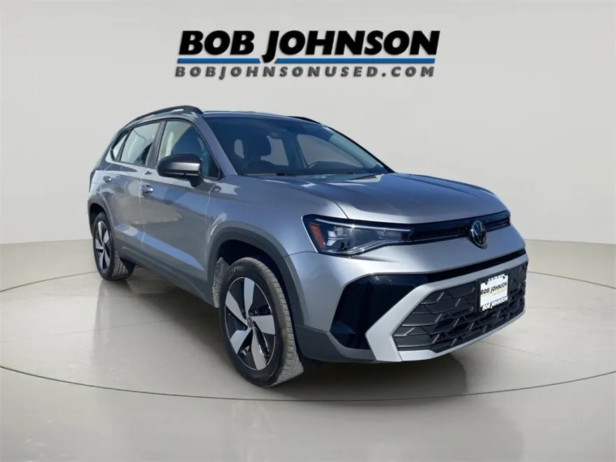 2025 Volkswagen Taos S photo 1