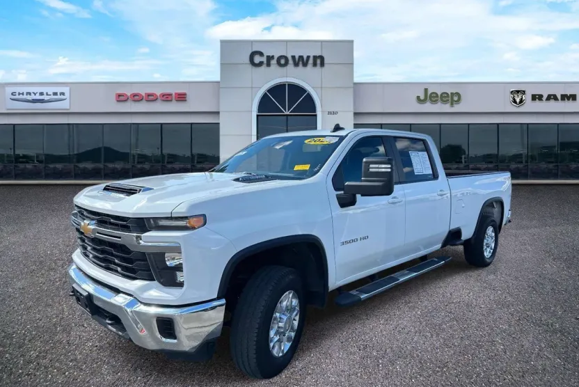 2024 Chevrolet Silverado 3500HD LT photo 1
