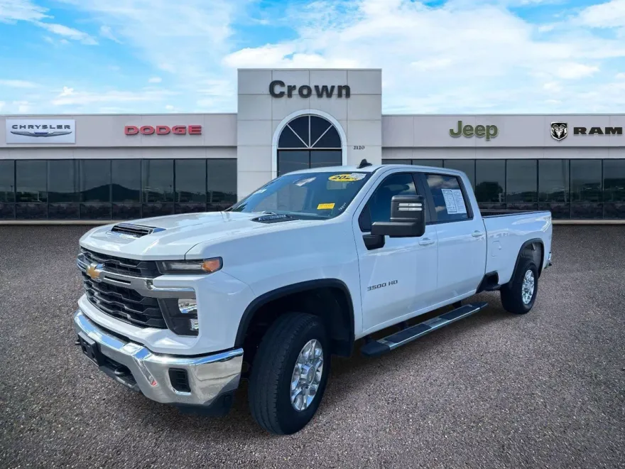 2024 Chevrolet Silverado 3500HD LT photo 1