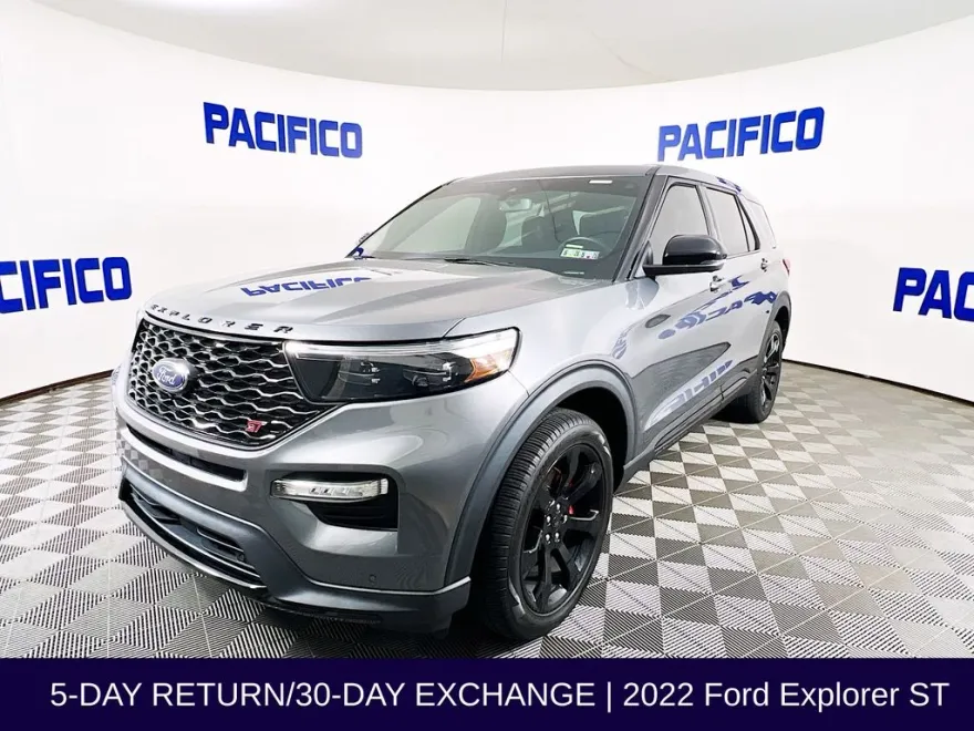 2022 Ford Explorer ST photo 1
