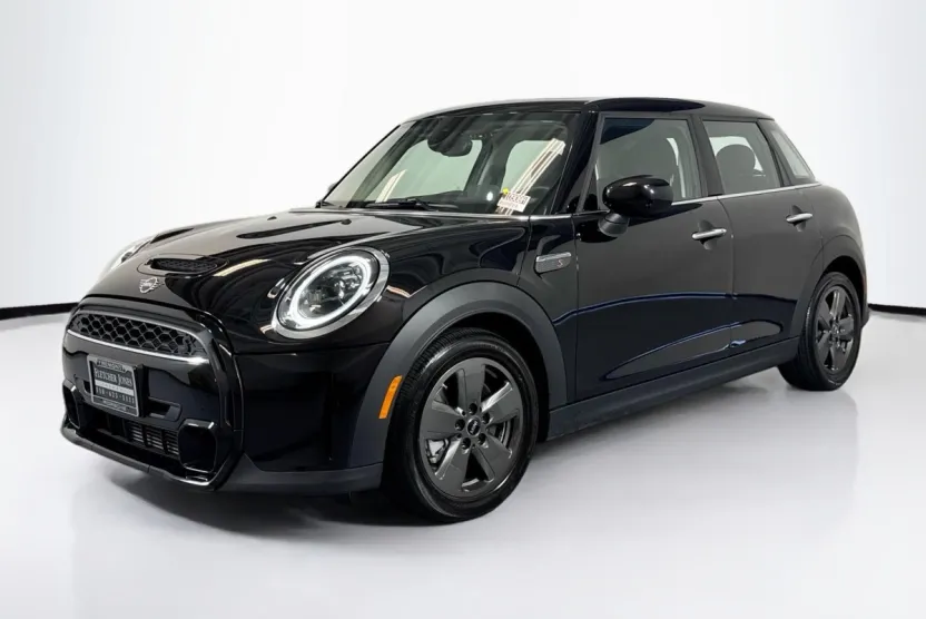 2022 Mini Cooper 4 Door Hardtop S photo 1