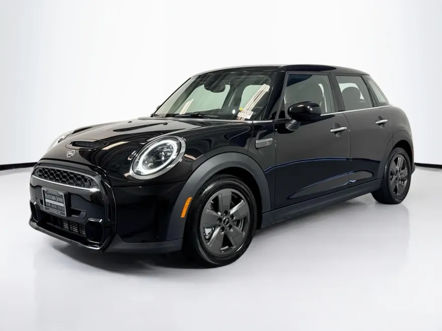 2022 Mini Cooper 4 Door Hardtop S photo 1