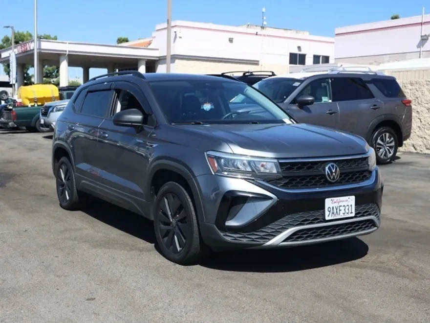 2022 Volkswagen Taos S photo 1