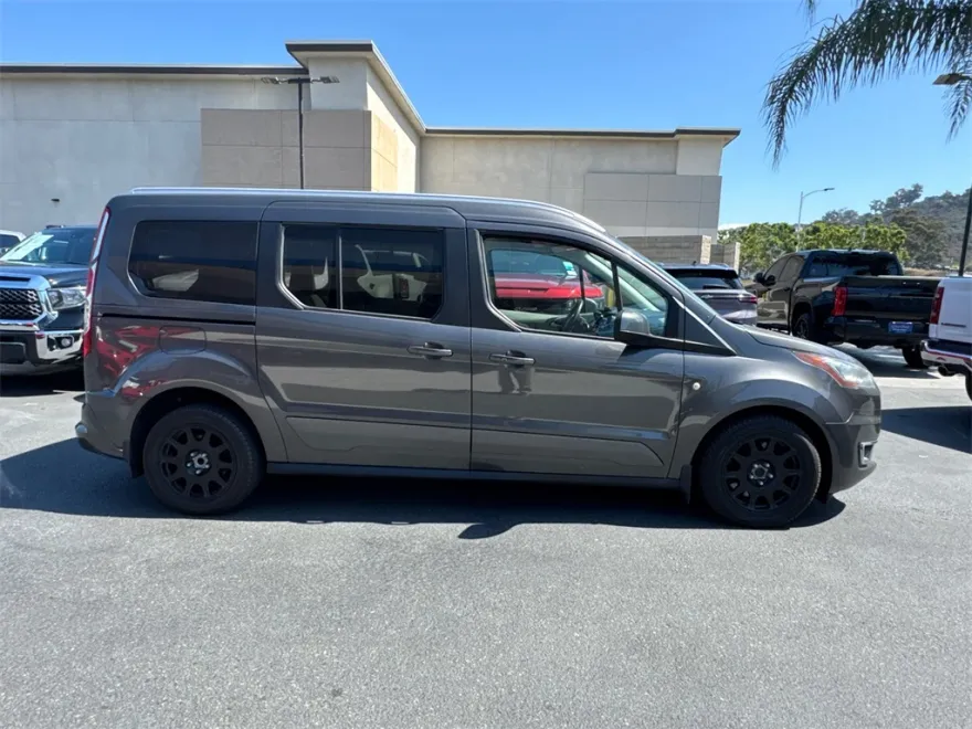 2019 Ford Transit Connect Titanium photo 1
