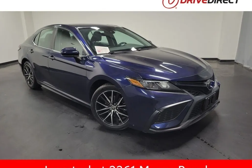 2021 Toyota Camry SE photo 1