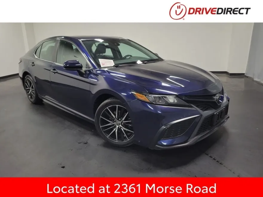 2021 Toyota Camry SE photo 1