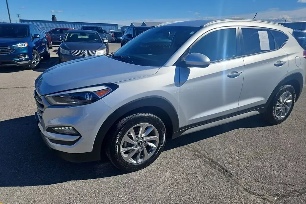 2017 Hyundai Tucson SE photo 1