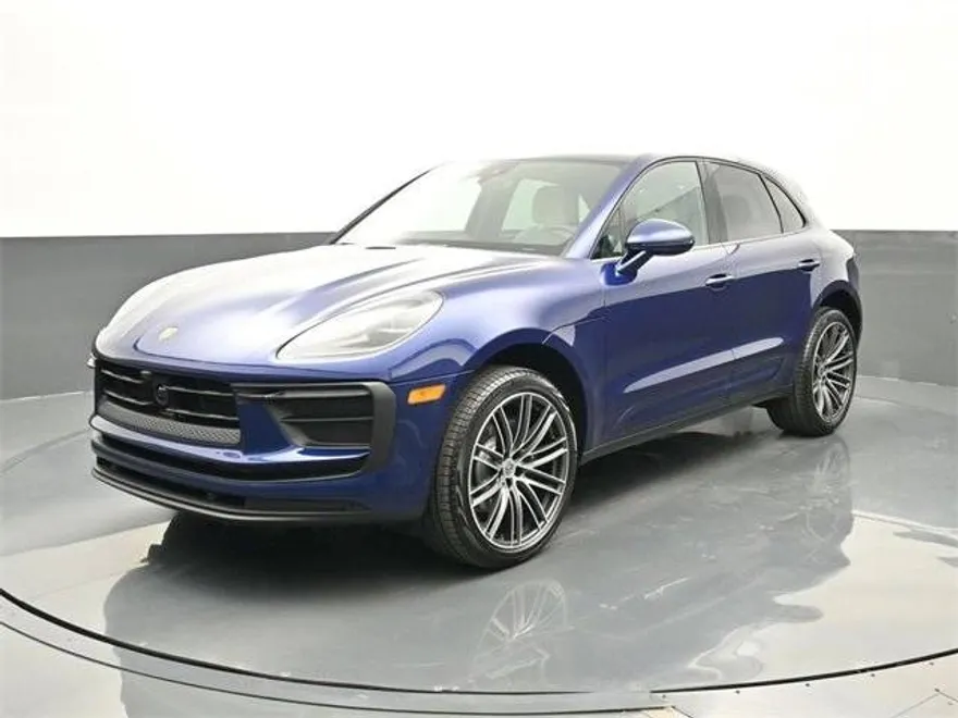 2026 Porsche Macan T photo 1