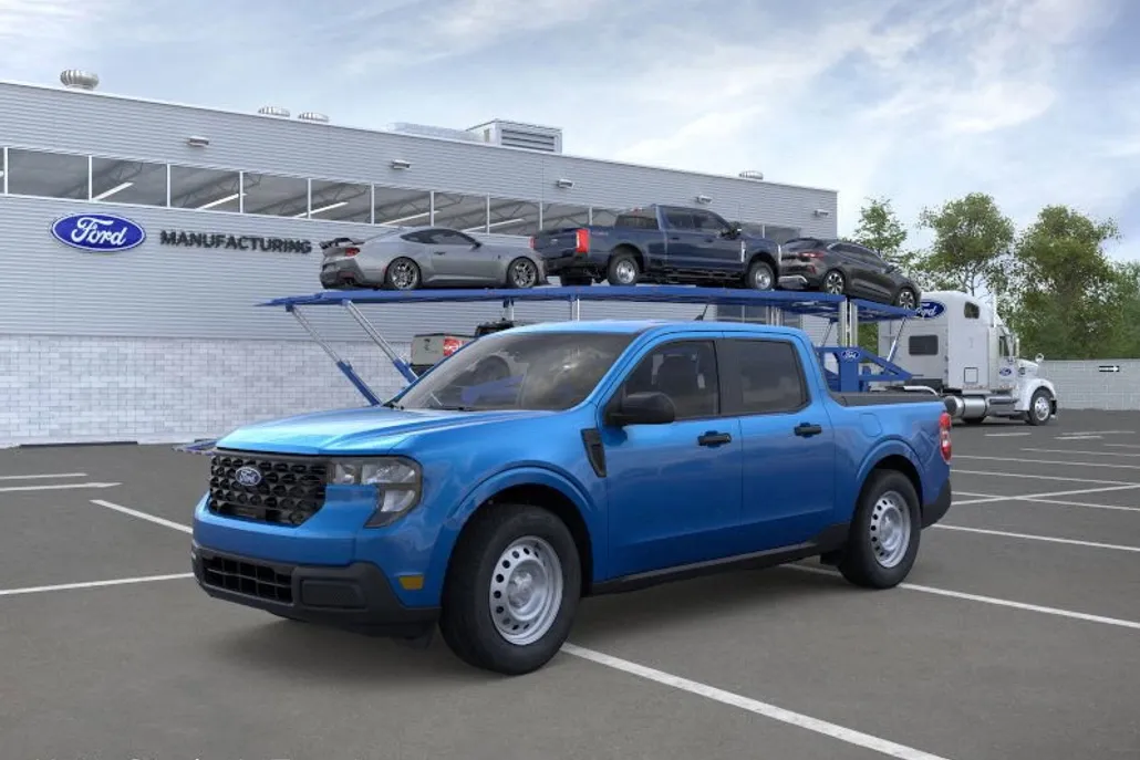 2025 Ford Maverick XL photo 1