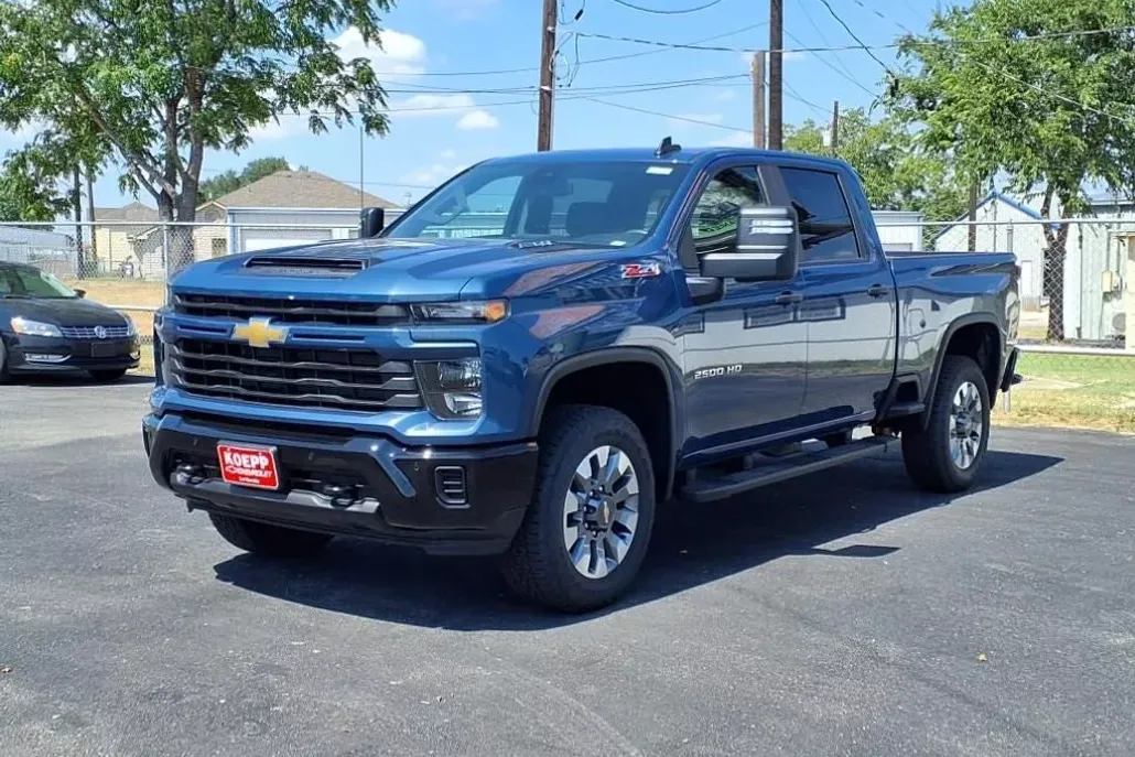 2025 Chevrolet Silverado 2500HD Custom photo 1