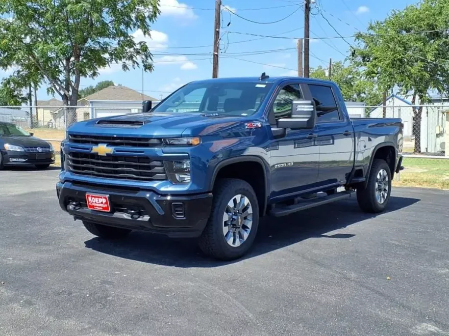 2025 Chevrolet Silverado 2500HD Custom photo 1