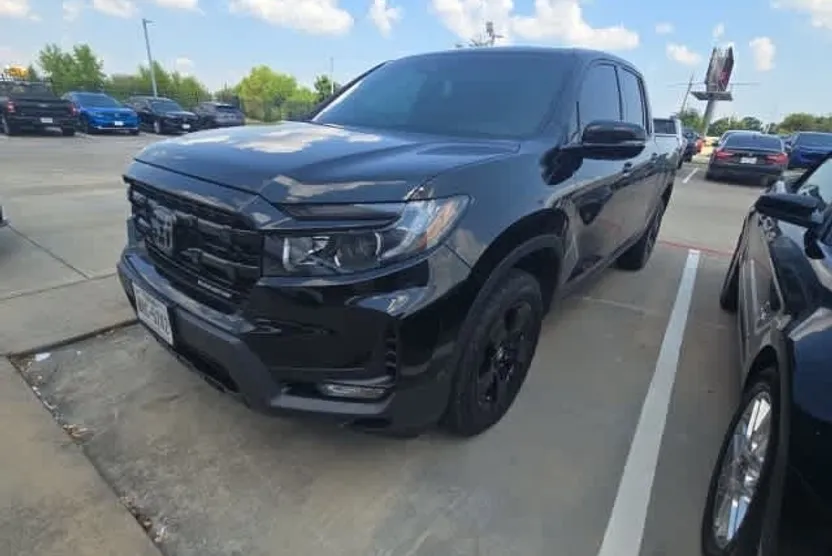 2025 Honda Ridgeline Black Edition photo 1