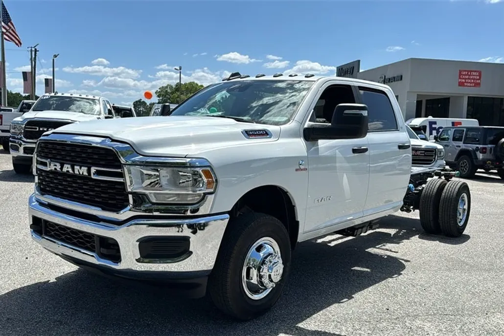 2024 Ram 3500 SLT photo 1