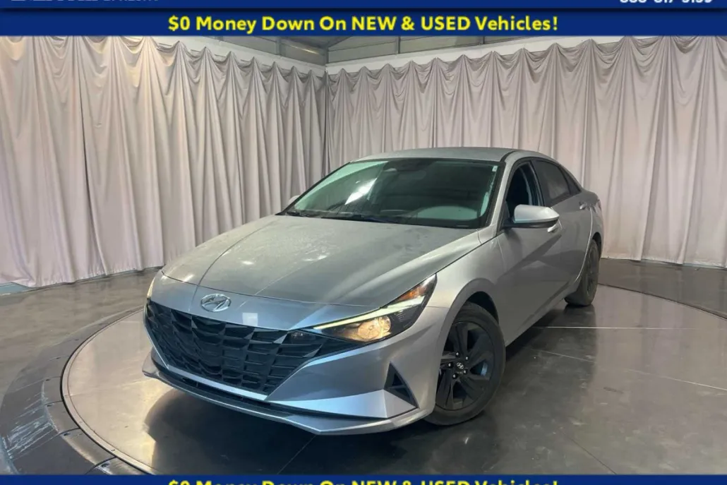 2021 Hyundai Elantra SEL photo 1