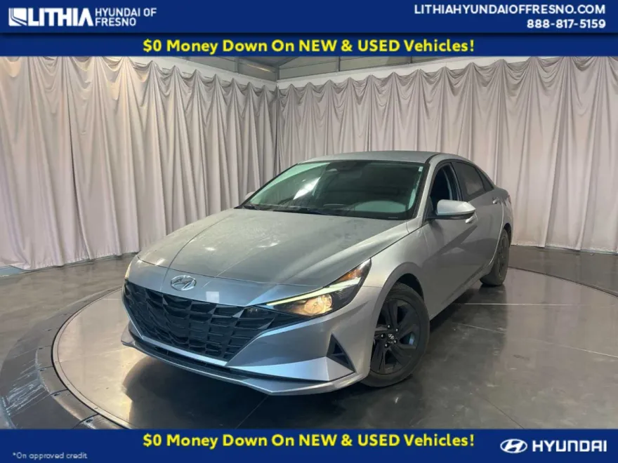2021 Hyundai Elantra SEL photo 1