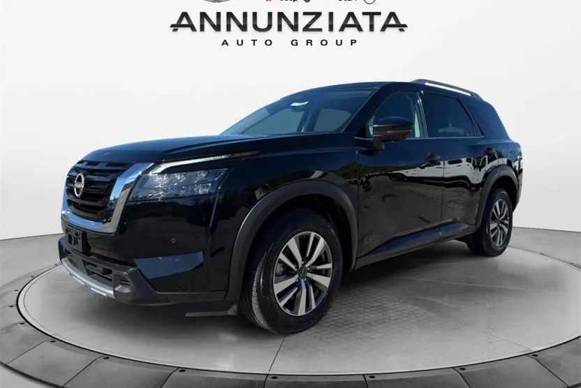 2025 Nissan Pathfinder SL photo 1