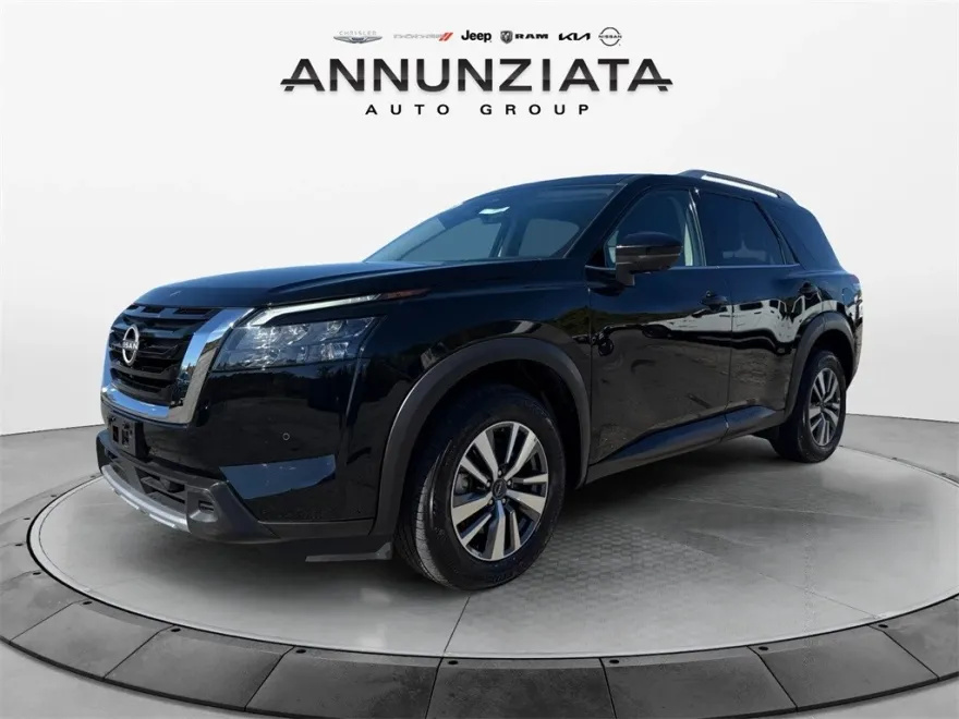 2025 Nissan Pathfinder SL photo 1