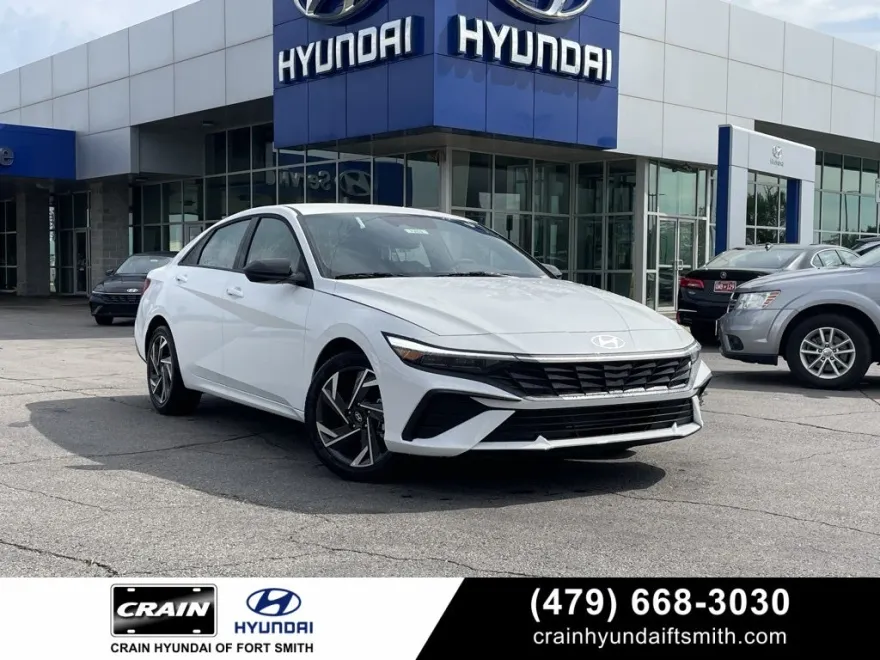 2025 Hyundai Elantra SEL Sport photo 1
