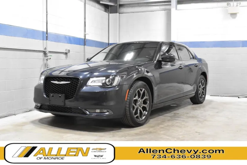2018 Chrysler 300 photo 1